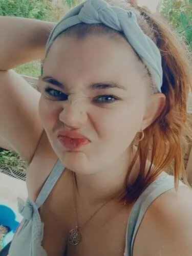 lolaxluna Profile image 1