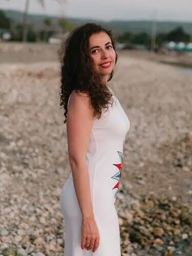 Lovelymeeeeeheart Profile image 3