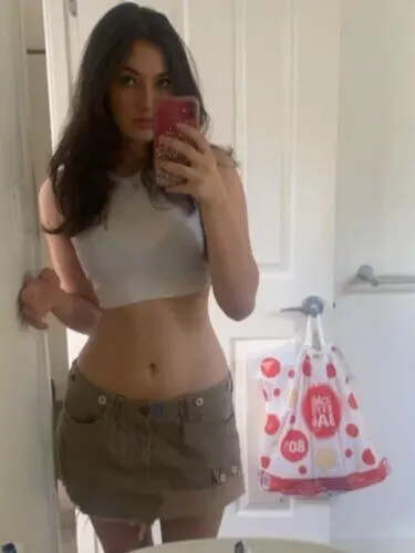 Anneliese Profile image 2