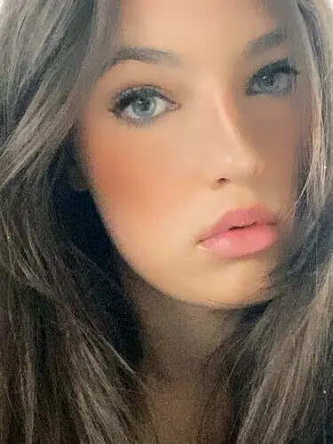 Anneliese Profile image 1